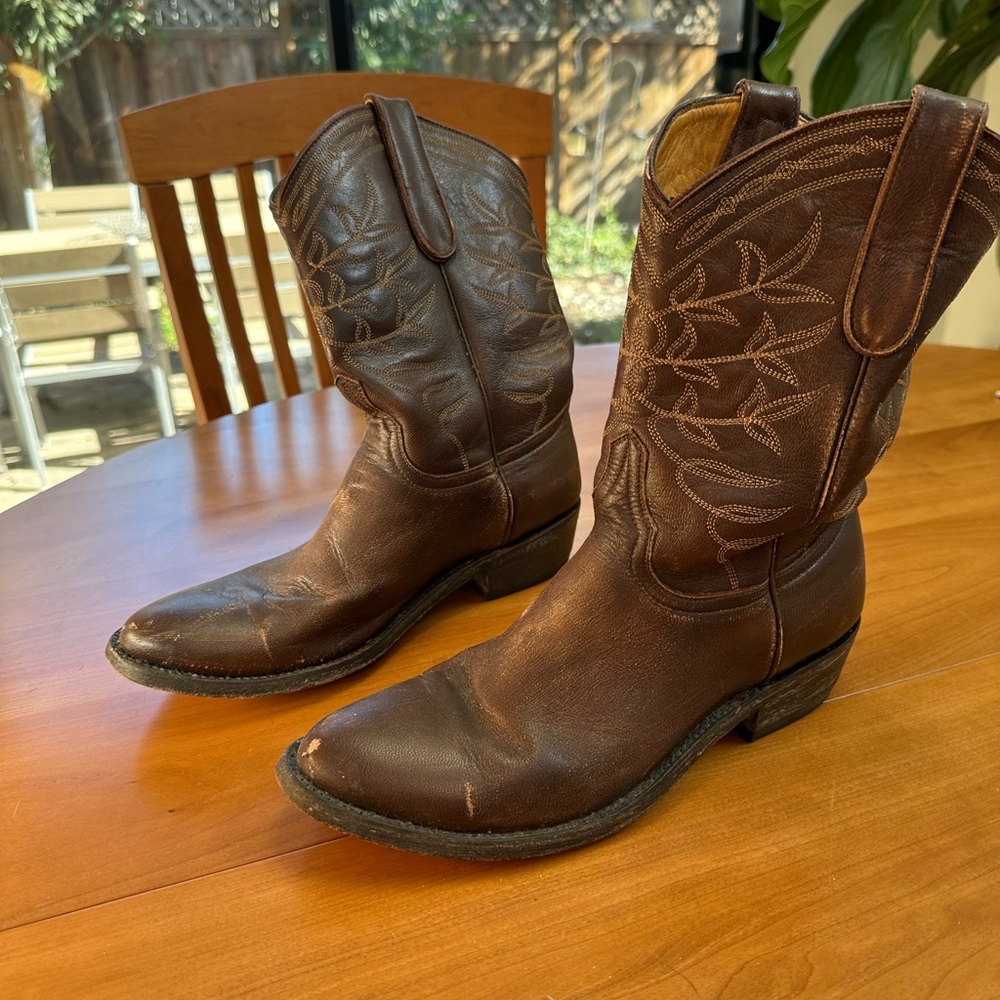Old Gringo distressed cowboy boots. Barely worn.